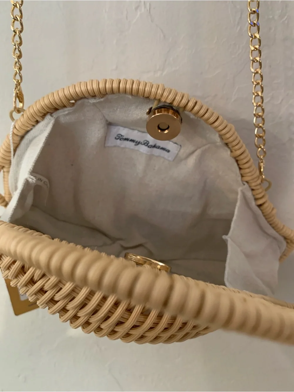 Tommy Bahama Natural Tan Woven Whale Crossbody Bag Gold Chain Magnetic Snap NWT